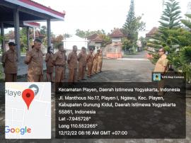 KEGIATAN APEL PAGI KALURAHAN PLAYEN