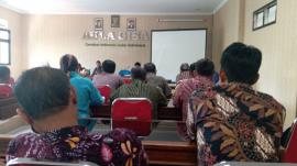 Rapat Koordinasi Petugas Registrasi Pendaftaran Penduduk.